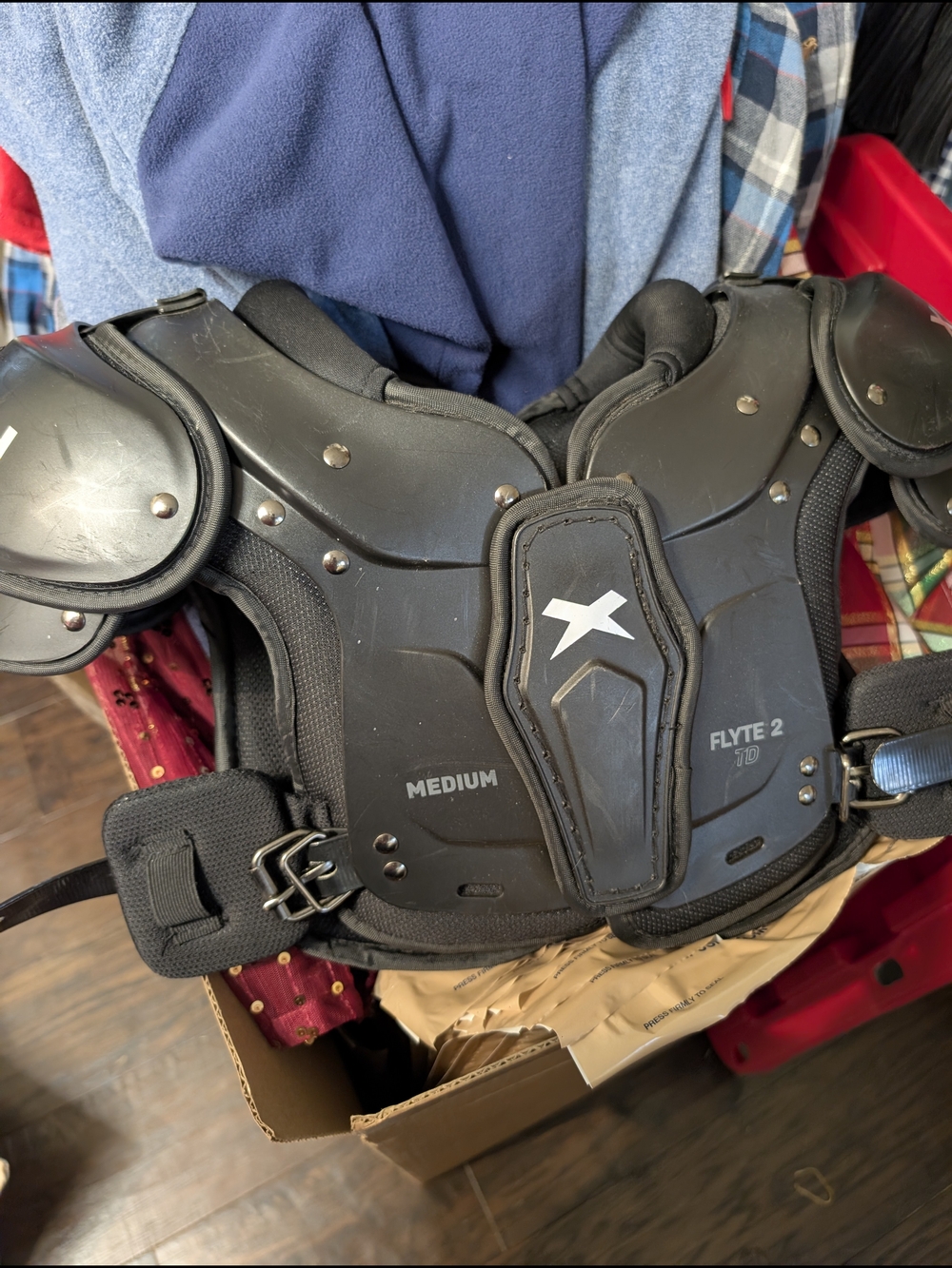 Xenith Kids Medium Football Shoulder Pads - Black